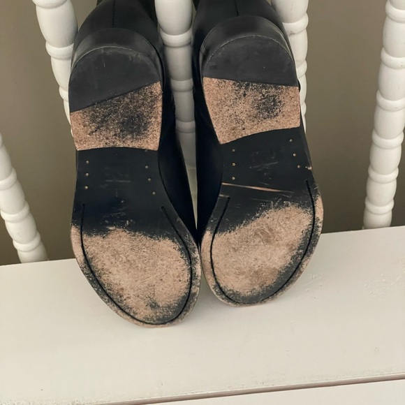 Frye - Picture 7 of 8